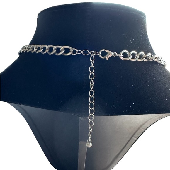 Vintage Bohemian round Coin design
SilverTone Bib Necklace - Picture 3 of 6